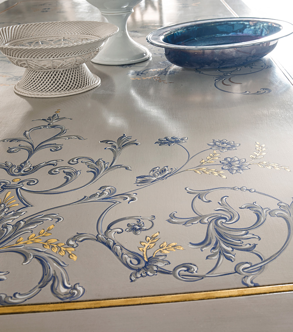 Dining Table & Chairs