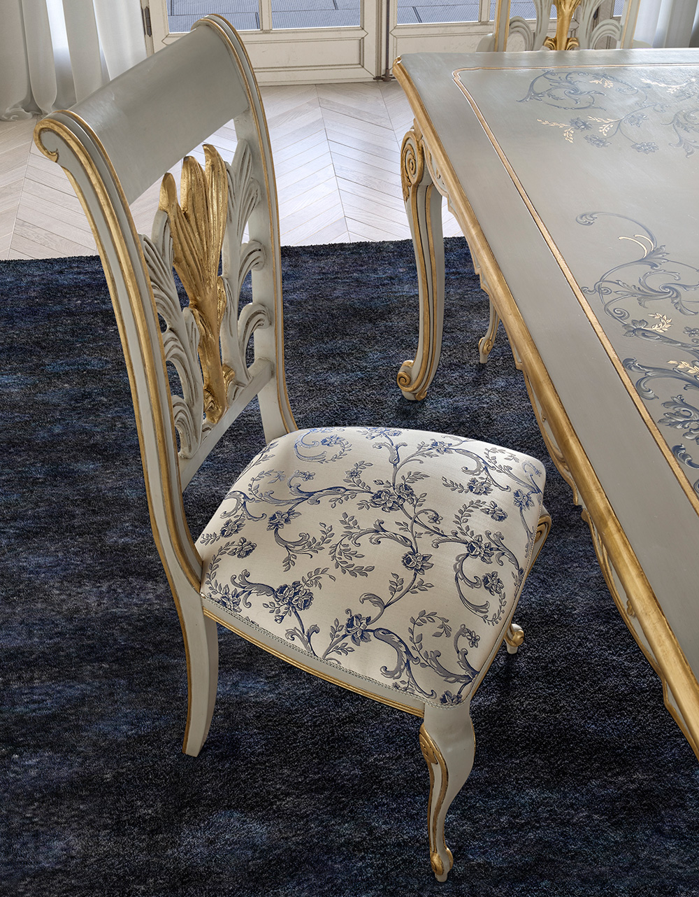 Dining Table & Chairs