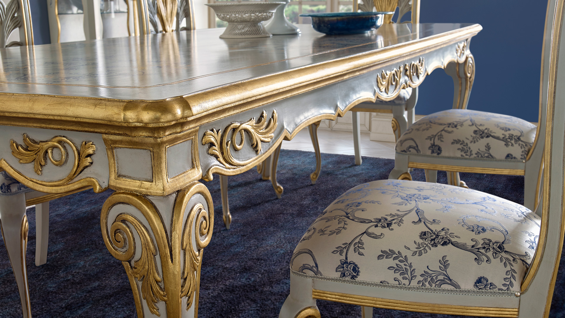 Dining Table & Chairs