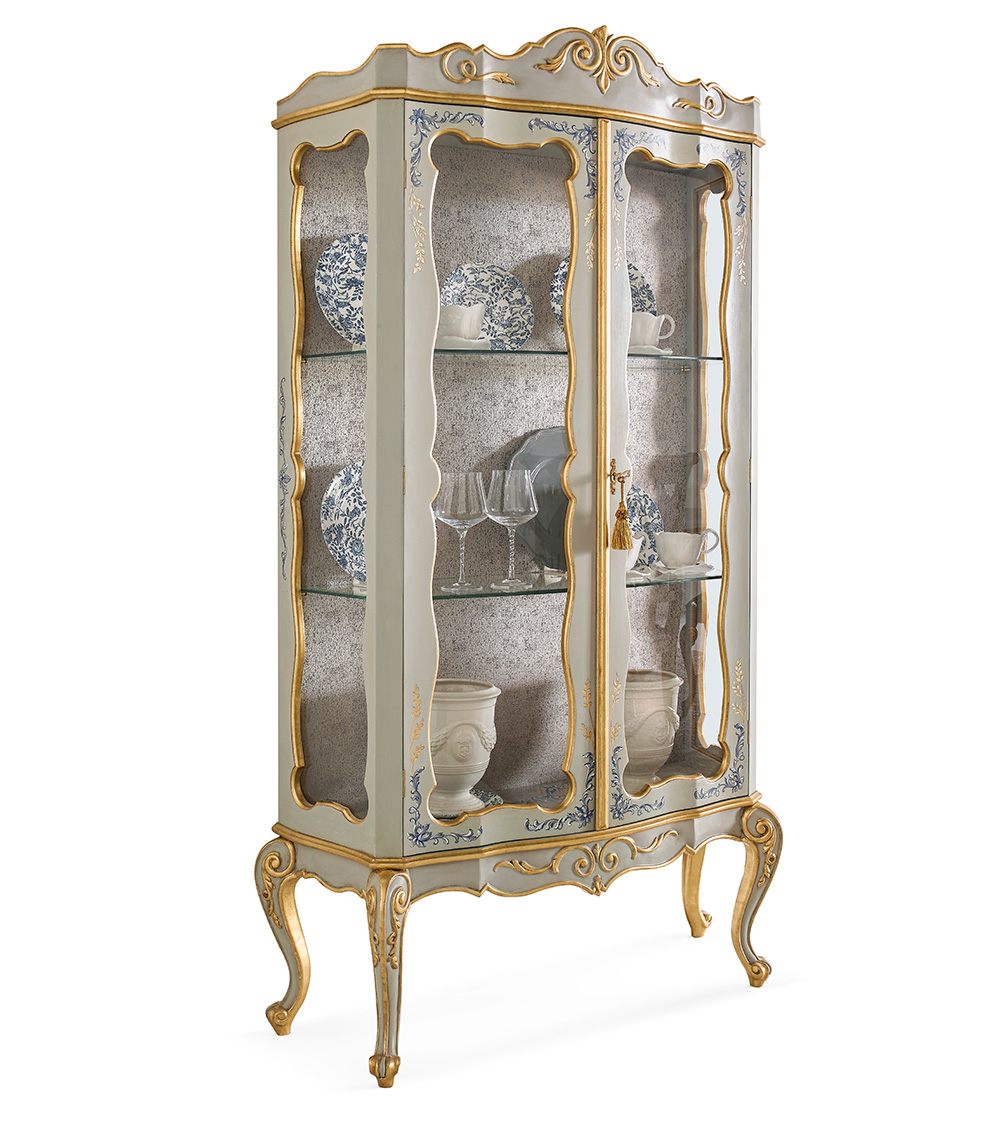 Dining Table & Chairs