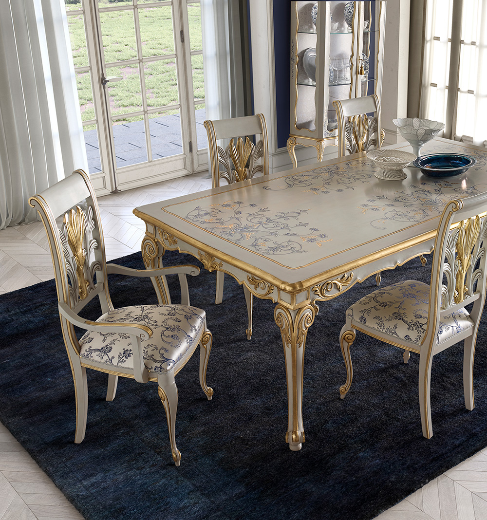 Dining Table & Chairs